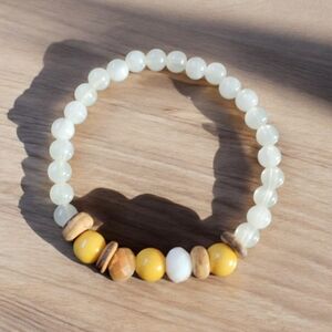 White pearl and Neutral wood bead bracelet
